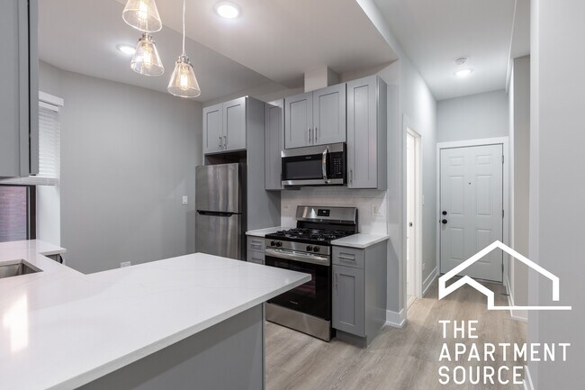 454 W Belden Ave, Unit 2 in Chicago, IL - Foto de edificio - Building Photo