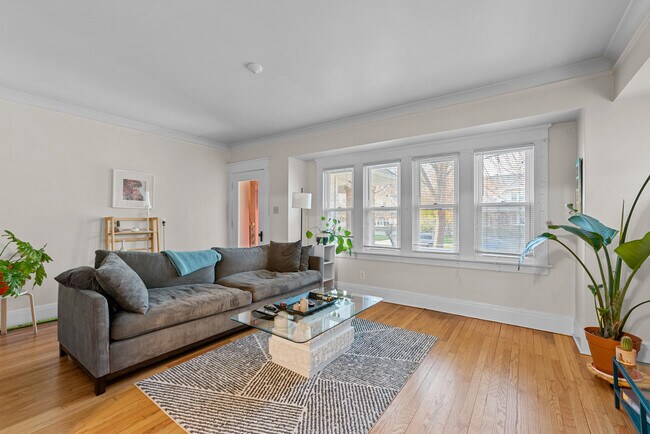 1827 E Olive St photo'