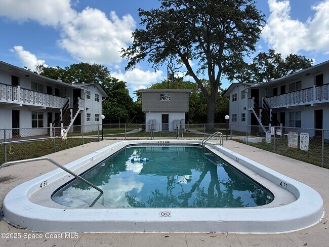 1440 Parkway Dr in Melbourne, FL - Building Photo - Building Photo