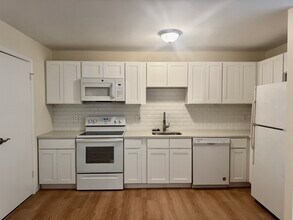 8 Winners Cir in Owings Mills, MD - Building Photo - Building Photo