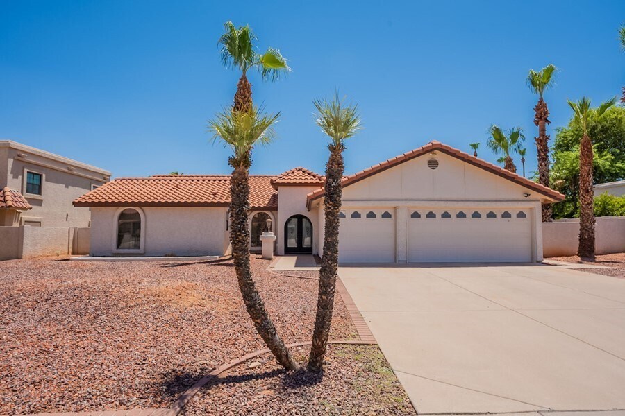 3829 E Ahwatukee Dr in Phoenix, AZ - Building Photo