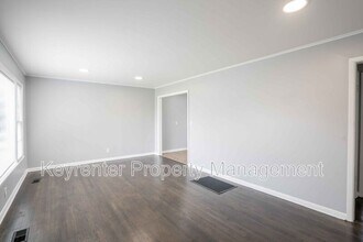 101 W 7th St in Owasso, OK - Building Photo - Building Photo