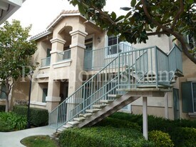10782-271 Sabre Hill Dr in San Diego, CA - Building Photo