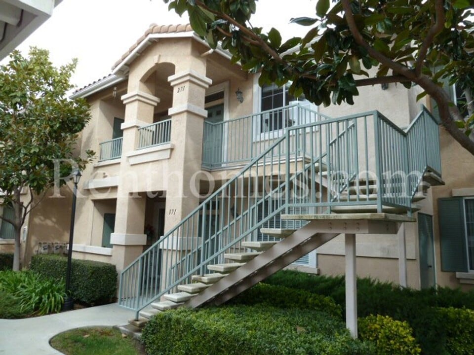 10782-271 Sabre Hill Dr in San Diego, CA - Building Photo