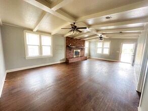 1912 20th St in Lubbock, TX - Building Photo - Building Photo