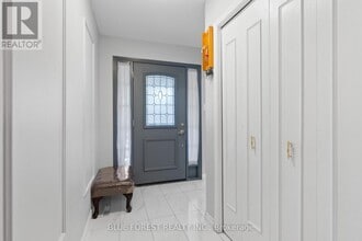 7 Fairchild Crescent in London, ON - Building Photo - Building Photo