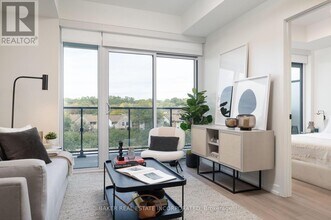 740-740 Dupont St in Toronto, ON - Building Photo - Building Photo