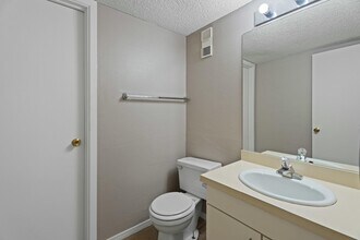 4705 58th St in Lubbock, TX - Foto de edificio - Building Photo