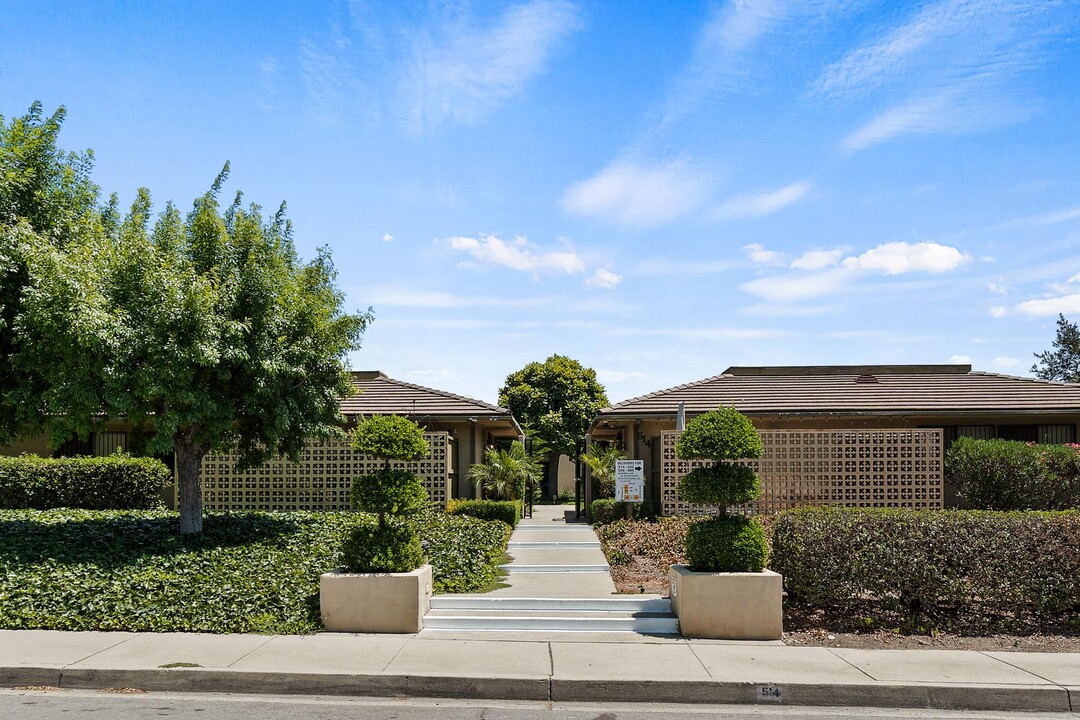 Monarch Terrace in Claremont, CA - Building Photo