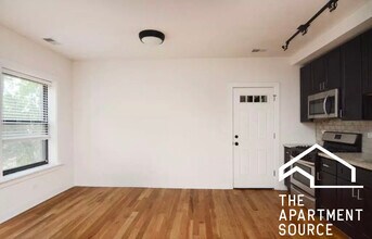 2203 W Eastwood Ave in Chicago, IL - Building Photo - Building Photo