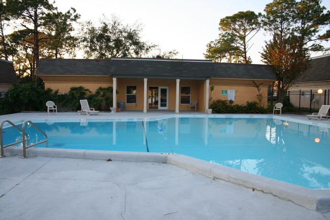 Orange North Apartments