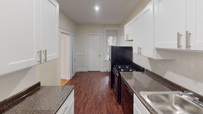 208 Kelton St, Unit 8-7 in Boston, MA - Building Photo - Building Photo