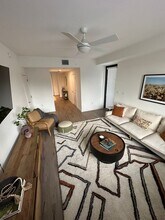 7230 W 2nd Ln in Hialeah, FL - Foto de edificio - Building Photo