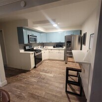 236-14 Bentley Rd in Queens, NY - Building Photo