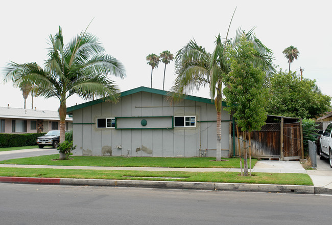 283-293 Oak St in Orange, CA - Building Photo - Building Photo