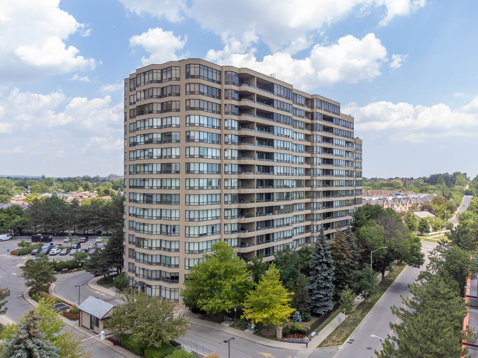 Gibraltar of Richmond Hill in Richmond Hill, ON - Building Photo