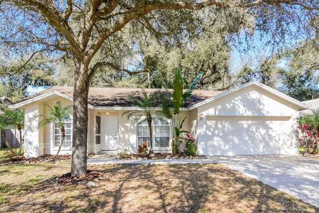 306 Carriage Crossing Cir