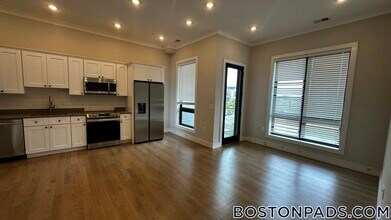 16-18 HighGate St. in Boston, MA - Foto de edificio - Building Photo