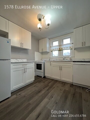 1578 Ellrose Ave in Windsor, ON - Building Photo - Building Photo