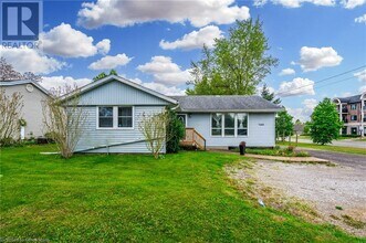 2583 Binbrook Rd in Hamilton, ON - Building Photo - Building Photo
