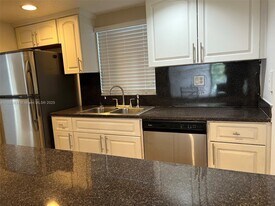 1900 N Congress Ave in West Palm Beach, FL - Building Photo