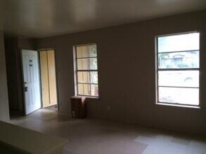 375 Dorie St in San Antonio, TX - Building Photo - Building Photo