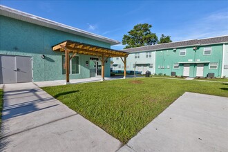 Palmetto Glen in Jacksonville, FL - Foto de edificio - Building Photo