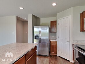 7502 Josephs Wy in Converse, TX - Foto de edificio - Building Photo