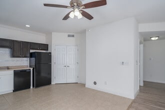 Frostwood Apartments in Peoria, IL - Building Photo - Interior Photo