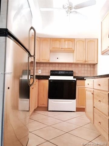 236 Castlewood Dr-Unit -104 in North Palm Beach, FL - Building Photo - Building Photo