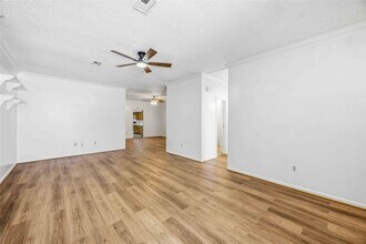 9410 Stonehouse Ln in Houston, TX - Building Photo - Building Photo