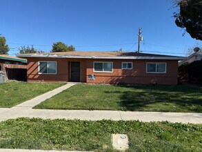 44946 3rd St E in Lancaster, CA - Building Photo - Building Photo