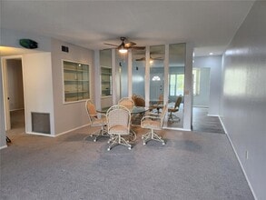 2380 World Pkwy Blvd in Clearwater, FL - Building Photo - Building Photo