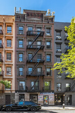 412 W 36th St in New York, NY - Building Photo - Building Photo