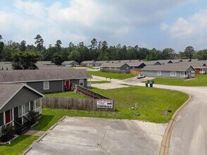 148 Varsity Cir in Huntsville, TX - Building Photo - Building Photo