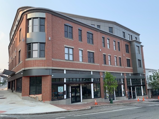 Harbor Village in Gloucester, MA - Building Photo