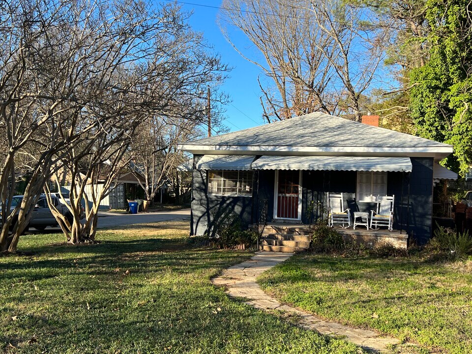 2514 Bedford Ave in Raleigh, NC - Building Photo