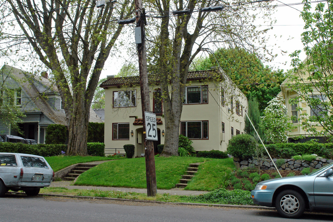 2136 NE 15th Ave in Portland, OR - Building Photo