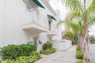 2020 W Dekle Ave in Tampa, FL - Building Photo - Building Photo