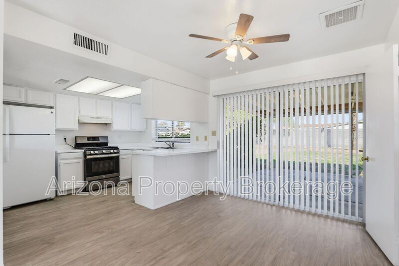 1636 W Wescott Dr in Phoenix, AZ - Building Photo