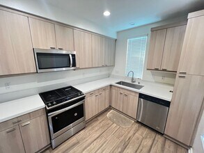 2860 N Glassell St in Orange, CA - Building Photo - Building Photo