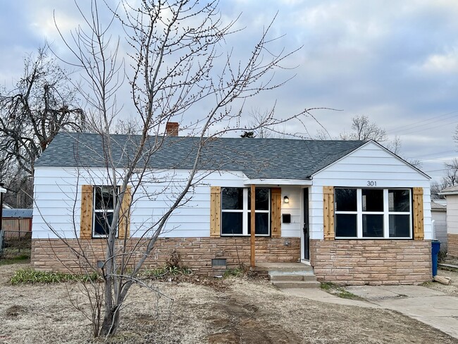 301 E Rickenbacker Dr