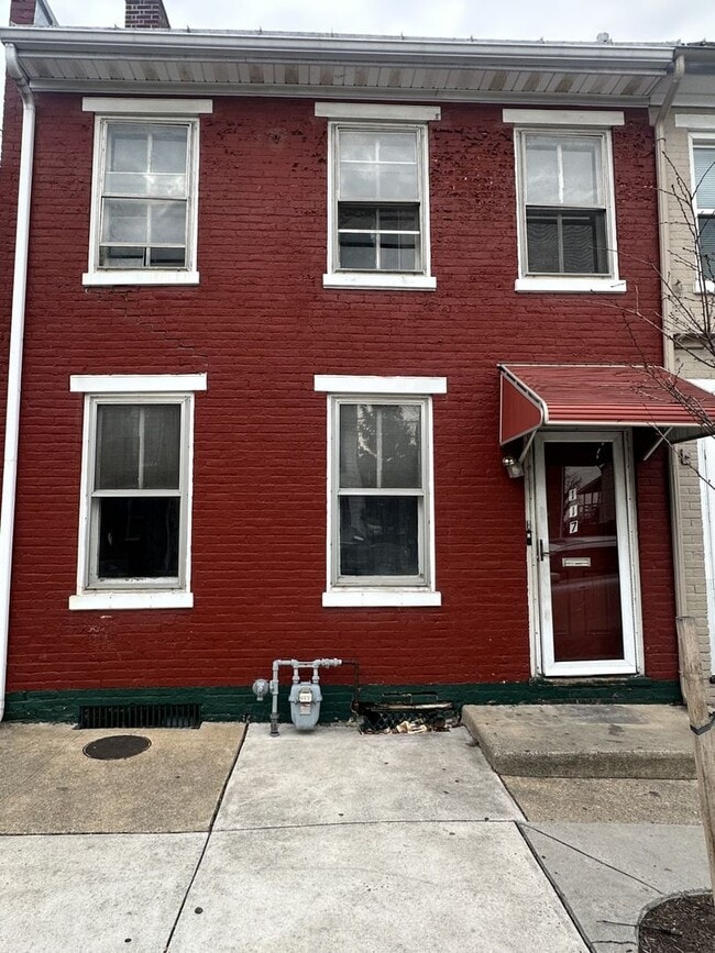 property at 117 E North St