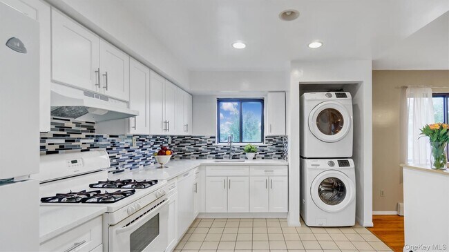 9 Harrison Ave in Glen Cove, NY - Building Photo - Building Photo