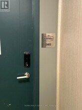 15 Watergarden Dr in Mississauga, ON - Building Photo - Building Photo