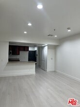962 S Gramercy Dr in Los Angeles, CA - Building Photo - Building Photo