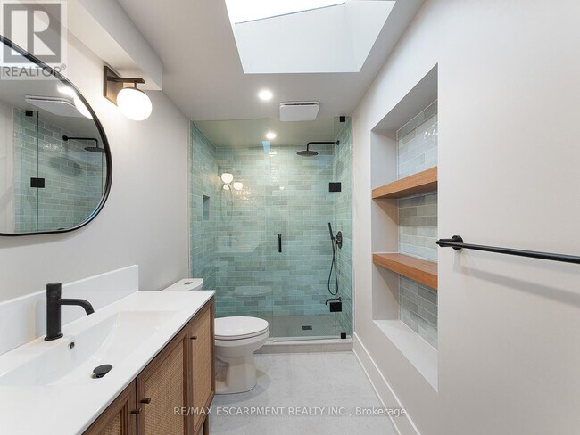46-46 O'Hara Ave in Toronto, ON - Building Photo - Building Photo