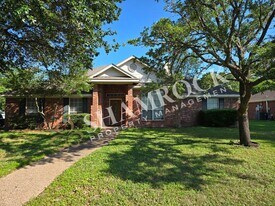 10329 Sierra W Dr in Waco, TX - Building Photo