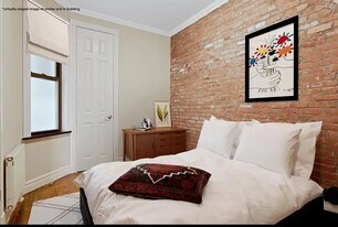 53 Leroy St in New York, NY - Building Photo