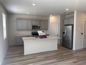 4638 Athena Dr in Merced, CA - Building Photo - Building Photo